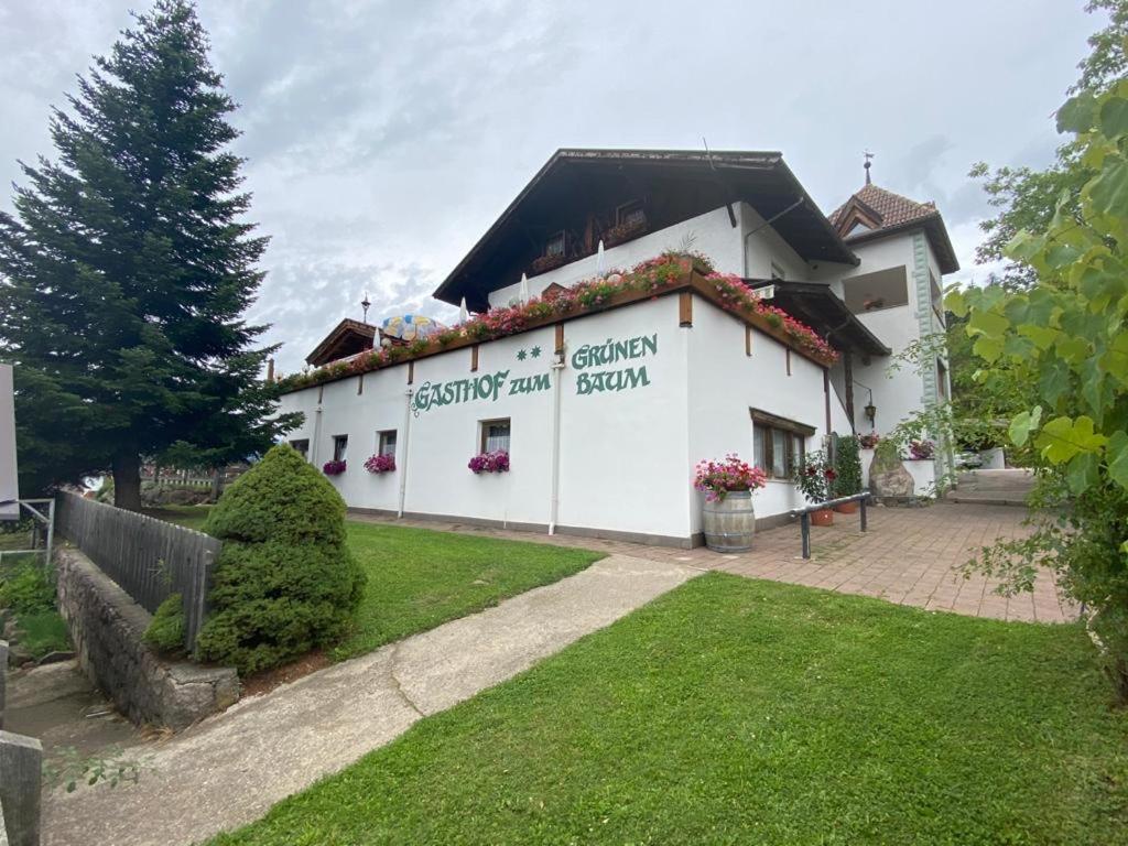 Gasthof Zum Gruenen Baum Verano Exterior foto